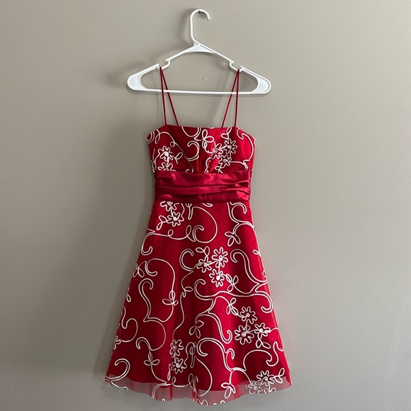 Mini dress. valentines/dinner/homecoming/dance - Picture 1 of 2